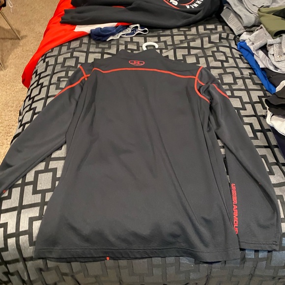 Under Armour Pullover - Picture 2 of 2